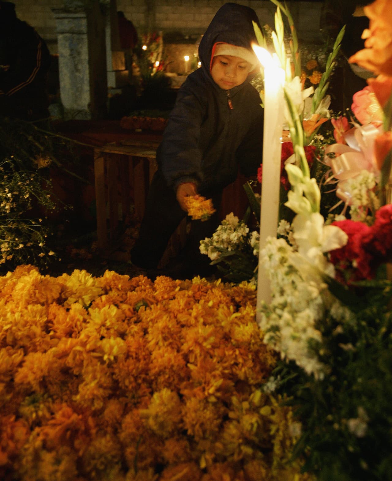 Pero curiosamente, no es México el principal productor del cempasúchil, sino que ese honor recae en India y sobre todo, en China, quienes exportan miles de millones de semillas de esta planta al año y que inclusive México recibe para su plantación.
