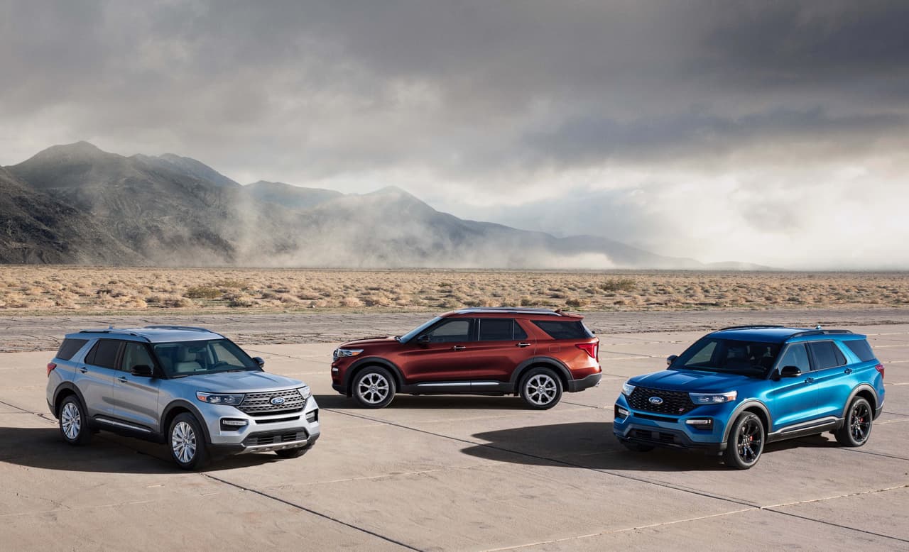 A una semana de la 
<b><a href="https://www.univision.com/noticias/ford/la-nueva-ford-explorer-2020-llega-con-mas-fuerza-y-capacidad-todoterreno-que-nunca-antes-fotos" target="_blank">presentación en el Ford Field de Detroit</a></b> de su nueva SUV mediana, la Explorer 2020 y como parte del Auto Show de Detroit, Ford anunció la llegada de dos nuevos modelos como parte de la línea Explorer: la Ford Explorer Hybrid y la Ford Explorer ST. No se trata de nuevos niveles de equipamiento, sino de dos nuevos modelos con trenes motrices exclusivos y personalidades sumamente distintas.