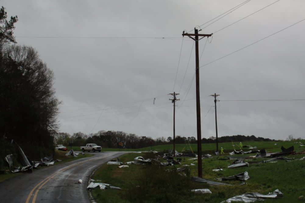 Si experimenta un apagón en esta área, llame a la línea directa de apagones al 800-693-0190.