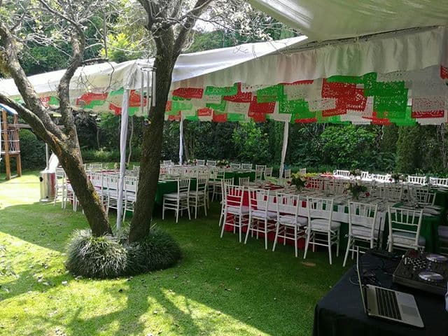 Y en agradecimiento la actriz compartió algunas fotos del evento con la frase: “Gracias @rodrigo_luque por organizarme este cumpleaños tan lindo. ¡Te amo! #cumpleingrid”.