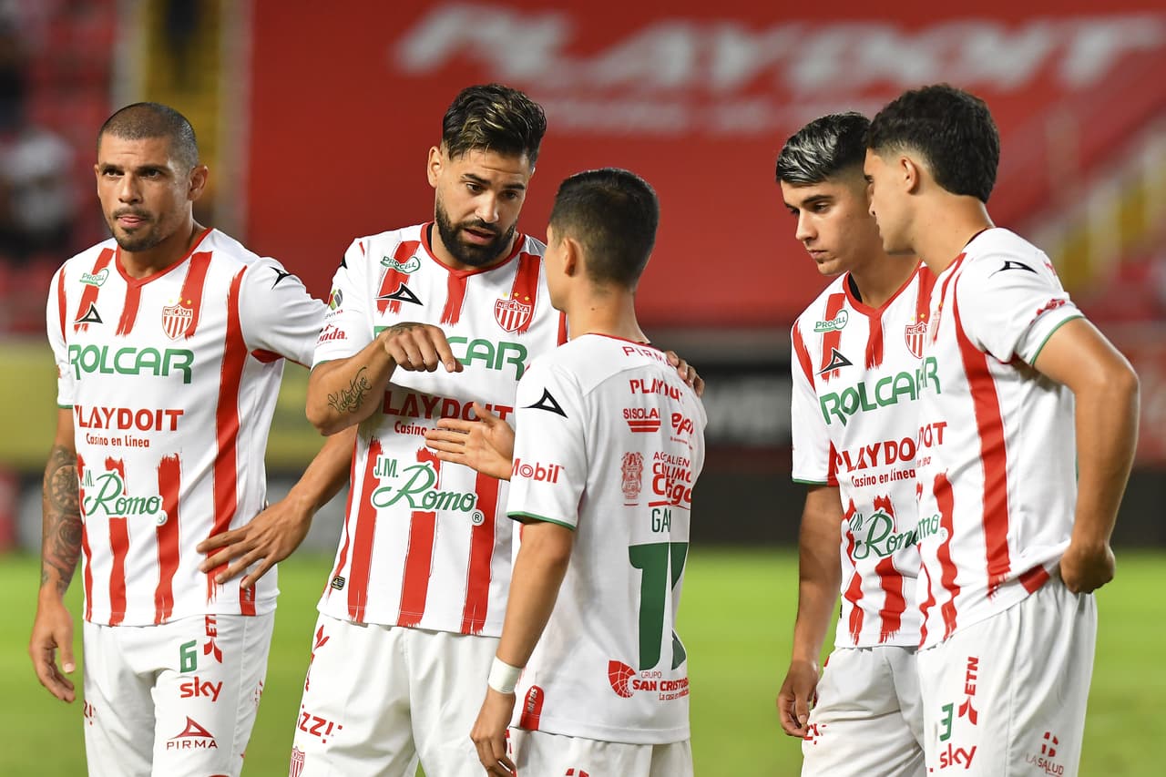 Con goles de Rodrigo Aguirre y Ponchito González, Monterrey vino de atrás para vencer 1-2 al Necaxa y treparse de forma momentánea en la cima del Apertura 2022.