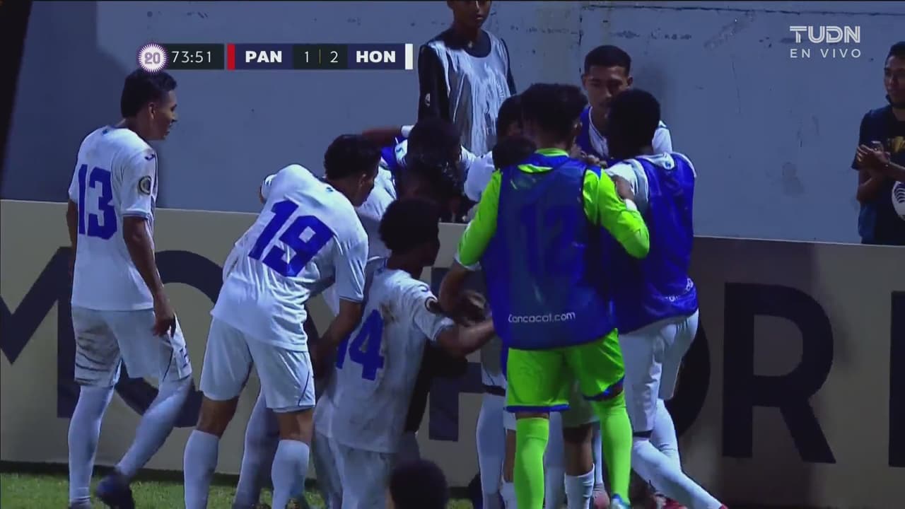 ¡Honduras toma ventaja! Aceituno anota el penalti para el 1-2