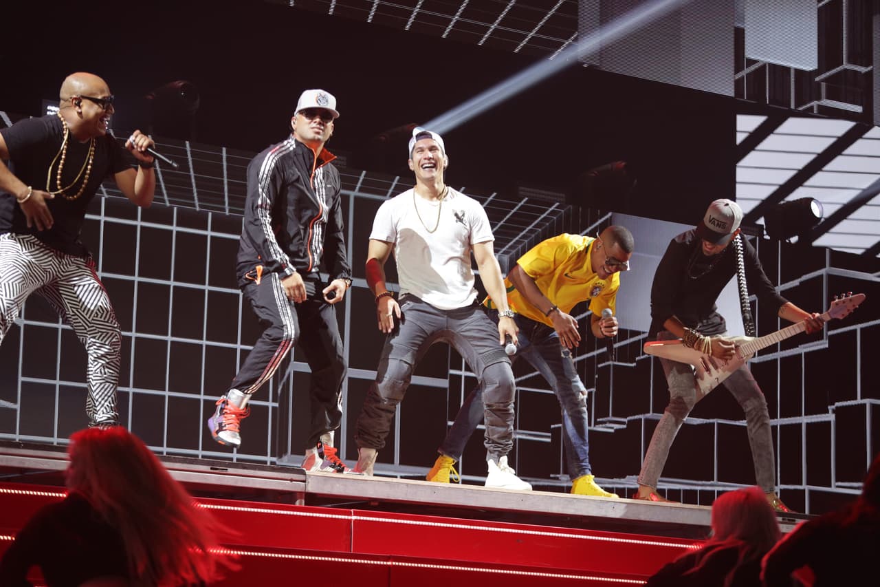 Esta vez ya sin Nacho, el cantante ofrecerá un espectáculo diferente, acompañado de grandes amigos.