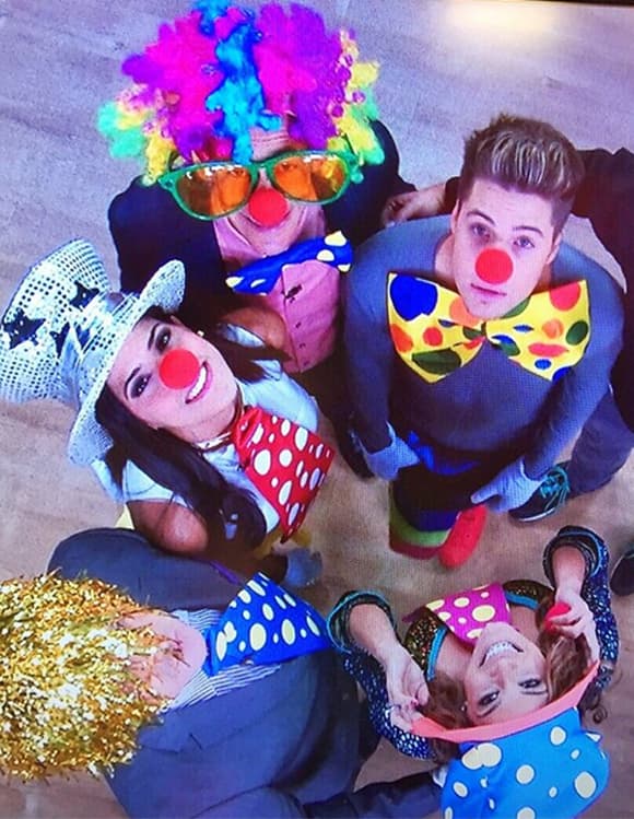 '¡Hoy es el día del Circo! Y en la Casita más feliz de la TV hispana lo celebramos en grande', dijo Francisca. (Mayo 19, 2015)