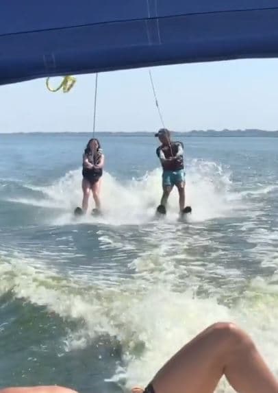 La conductora compartió videos de este intrépido momento en Instagram.