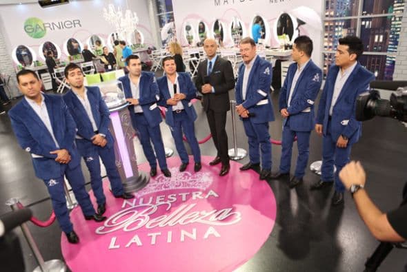 Te llevamos detrás de cámaras de esta semifinal donde hasta las eliminadas resucitaron. ¿Quién será la próxima Nuestra Belleza Latina?