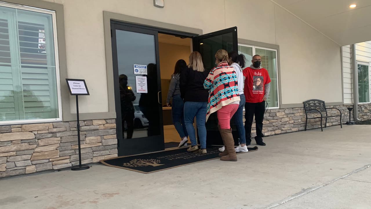 La recolección lleva más de 5,000 firmas en la páfina
<a href="https://www.change.org/p/state-of-texas-revoke-frank-deleon-s-bond?recruiter=885143950&utm_source=share_petition&utm_campaign=psf_combo_share_initial&utm_medium=whatsapp&utm_content=washarecopy_32101243_en-US%3A1&recruited_by_id=b277ebb0-768d-11e8-902b-5138b86d8337&share_bandit_exp=initial-32101243-en-US" target="_blank">Change.org</a>.