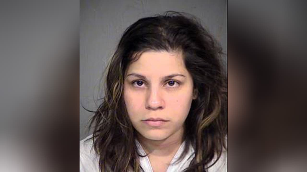 Detienen a una mujer en Arizona luego de que su bebé fuera hallado con múltiples puñaladas