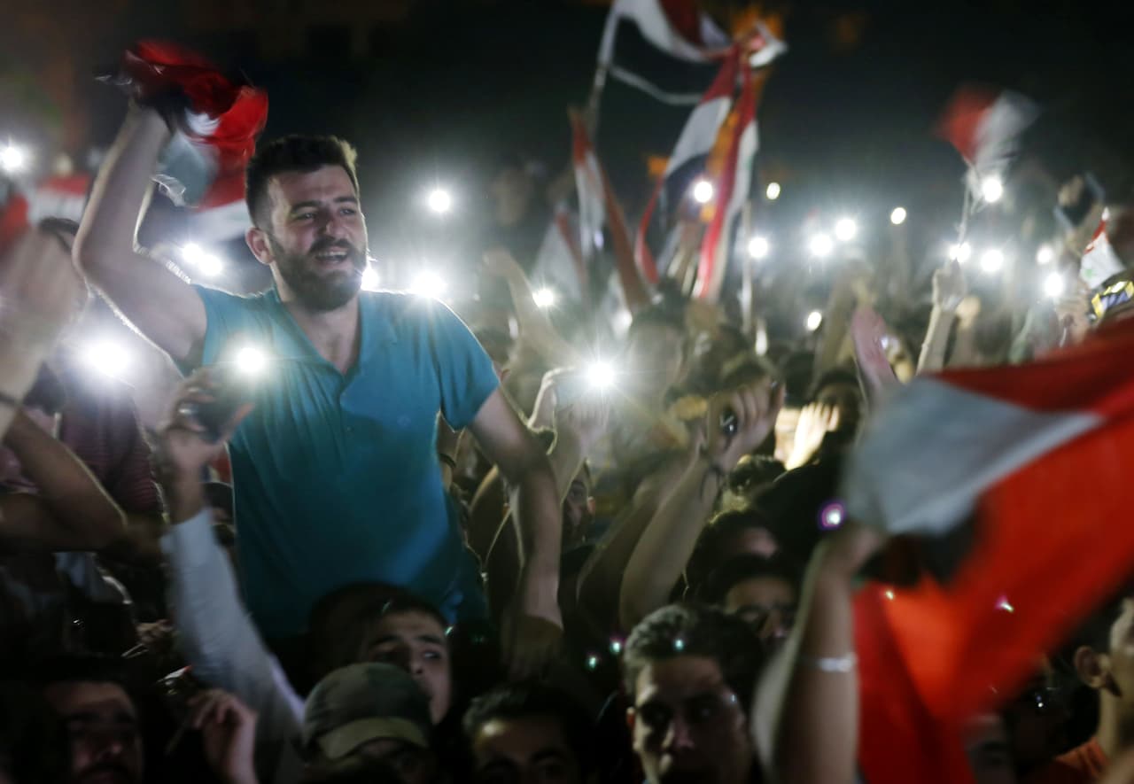 La locura se trasladó a las calles de Damasco después del pitazo final.