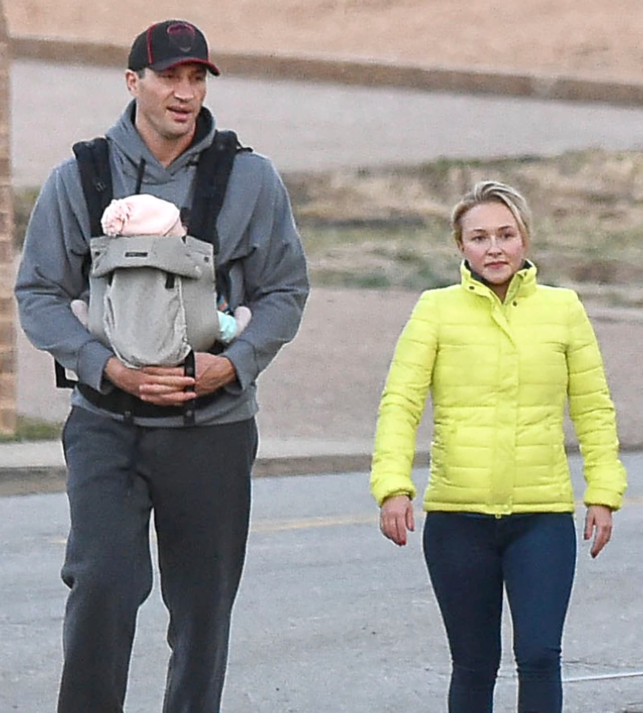 La famosa de 26 años ha ingresado a un centro que le ayude con un tratamiento.