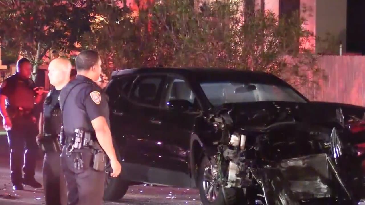 Identifican a la familia que murió en Galveston tras choque de tres vehículos, incluyendo un carro de golf 