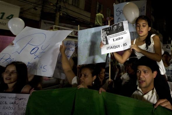 El homenaje comenzó con una misa en plaza Saldanha Marinho y, horas después, se sumaron más asistentes.