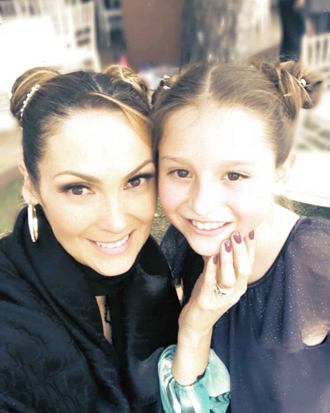 En el año 2009, Nora Salinas le dio una nueva oportunidad al amor al iniciar una relación con 
<b>Mauricio Becker</b>, la cual llegó a su fin tres años después.