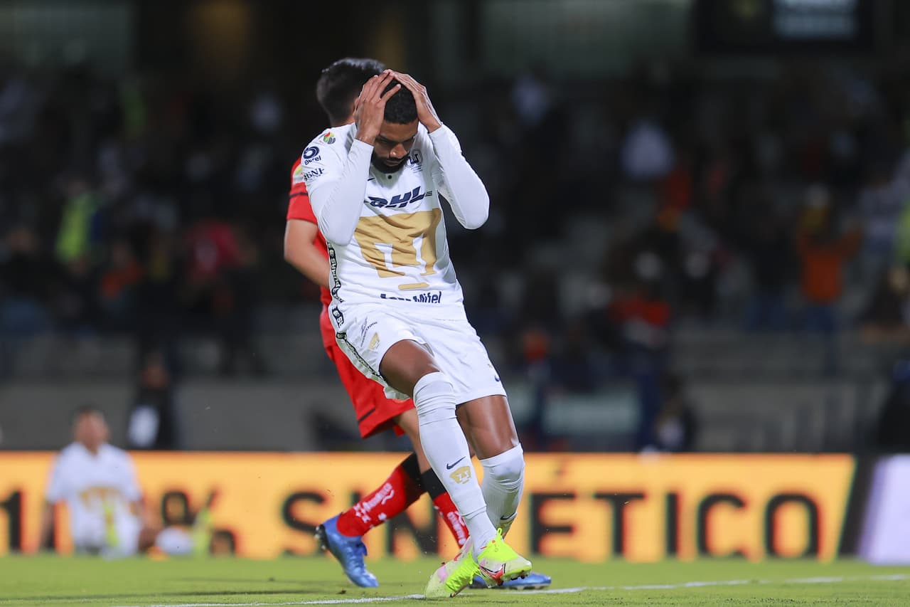 De la mano de sus jugadores brasileños los Pumas golearon al Toluca.