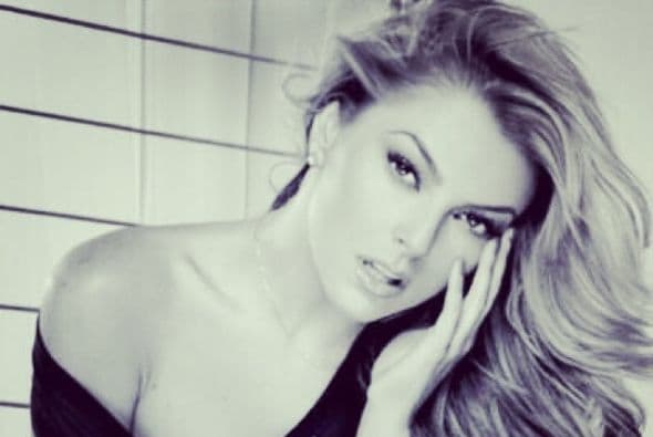 Como puedes adivinar, la artista le canta al amor y no le costará mucho trabajo conquistar al público.