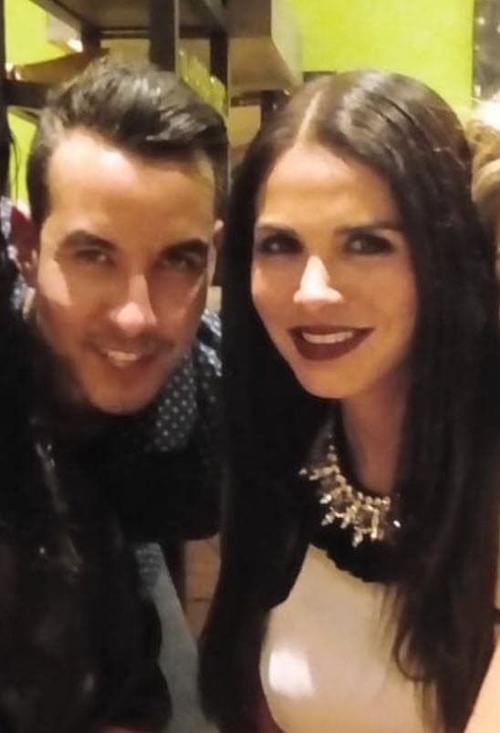 Aunque ha marcado esa distancia, Alejandro Sandí reiteró que él y Vanessa Arias son "hermanos de vida". "Tenemos experiencias y vivencias juntos, pero no es momento de estar juntos porque los dos estábamos muy espantados de lo que nos pasó. Imagínate cómo le voy a llamar a mi amiga para irnos de fin de semana, con qué cabeza nos vamos a ir juntos. 
<b><a href="https://www.univision.com/famosos/despues-de-ser-secuestrado-alejandro-sandi-aprendio-a-abrazar-de-otra-manera-a-sus-seres-queridos-e-invita-a-sus-seguidores-a-hacerlo-asi-video" target="_blank">Nos hace más daño</a></b>". 
<br>