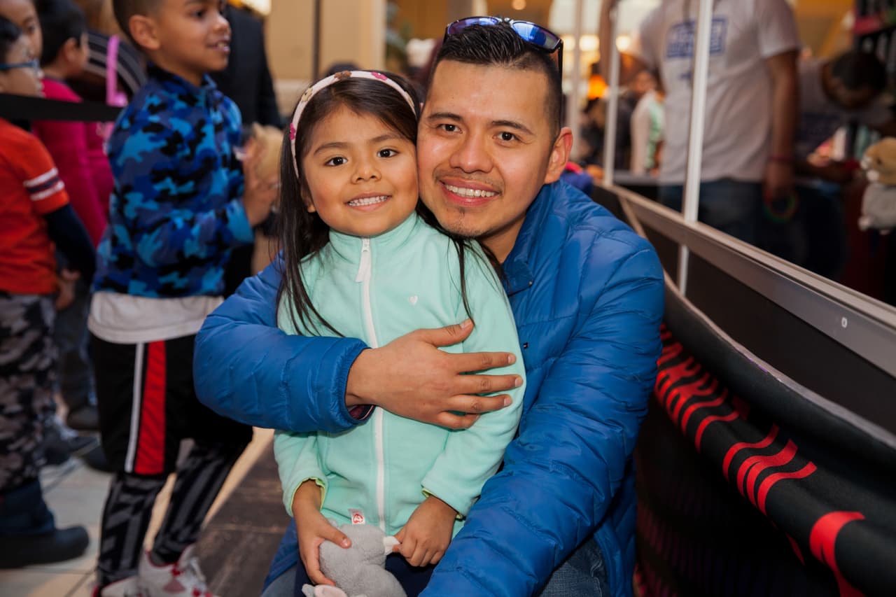 Niños y sus padres disfrutaron el Carnaval de Diversión de Pequeños Gigantes.