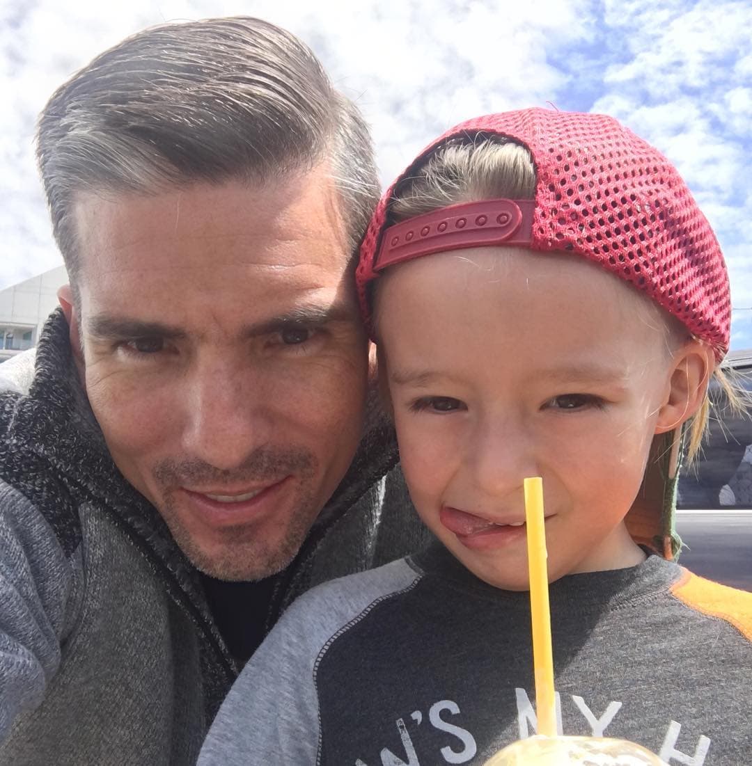 En sus redes sociales, Fernando siempre comparte varias imágenes donde se le ve pasar buenos momentos con sus hijos.