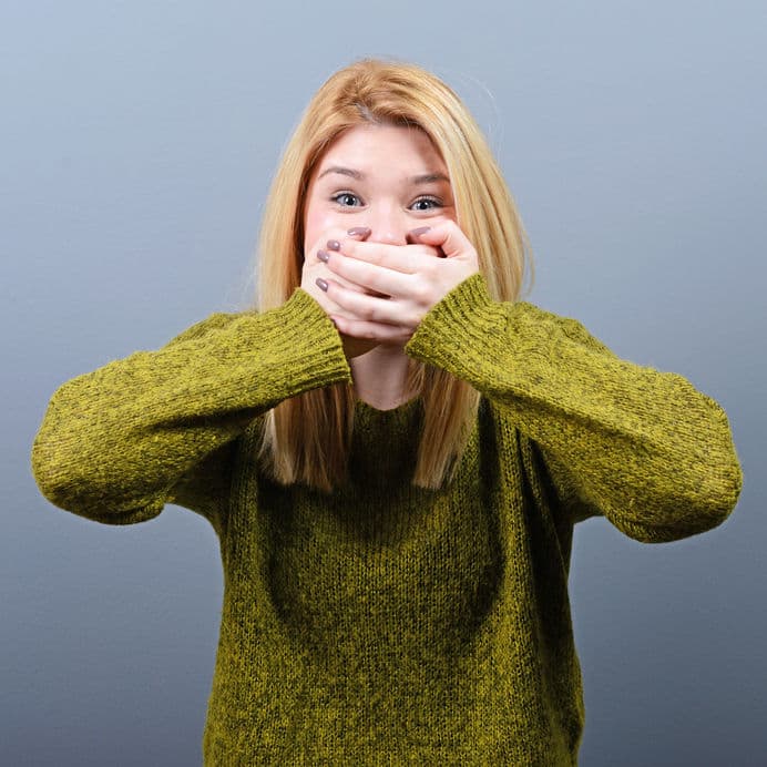 El hipo aparece debido a espasmos en el diafragma, músculo que nos ayuda a respirar y expirar. La mayoría de las veces es breve y se quita rápidamente, pero algunas otras puede durar algunos minutos.