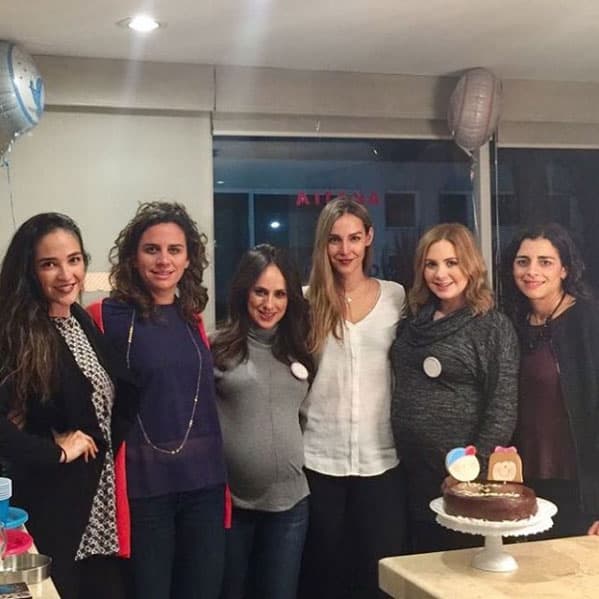 En estos meses tuvo varios baby shower, algunos los hizo grupales para festejar con sus amigas.