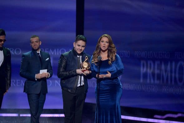 Dos de sus hijos pasaron a recoger el premio de 'La Diva de la Banda'.