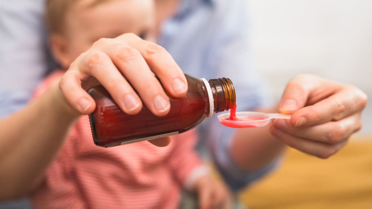 Atención padres en Texas: advierten por sobredosis de Benadryl ligada a reto de redes sociales