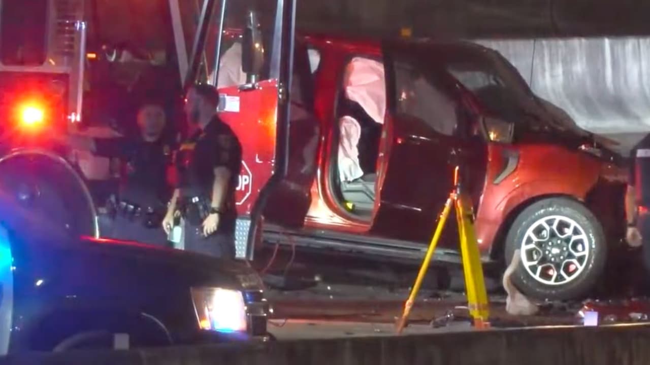 Mueren una madre y su hijo tras ser chocados por una camioneta que viajaba en sentido contrario en Houston
