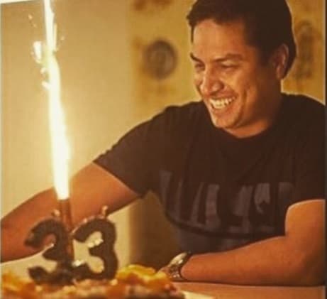 Si alguien tiene una sonrisa perfecta ese es Julión Alvarez.