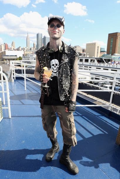 Aunque es un "Zombie" a Rick también le gusta tomar el sol.