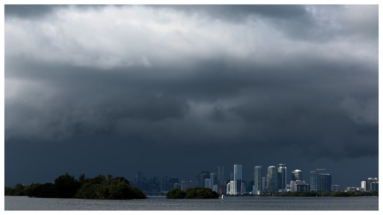 Lluvias torrenciales llegarían al sur de Florida en la noche del sábado y madrugada del domingo