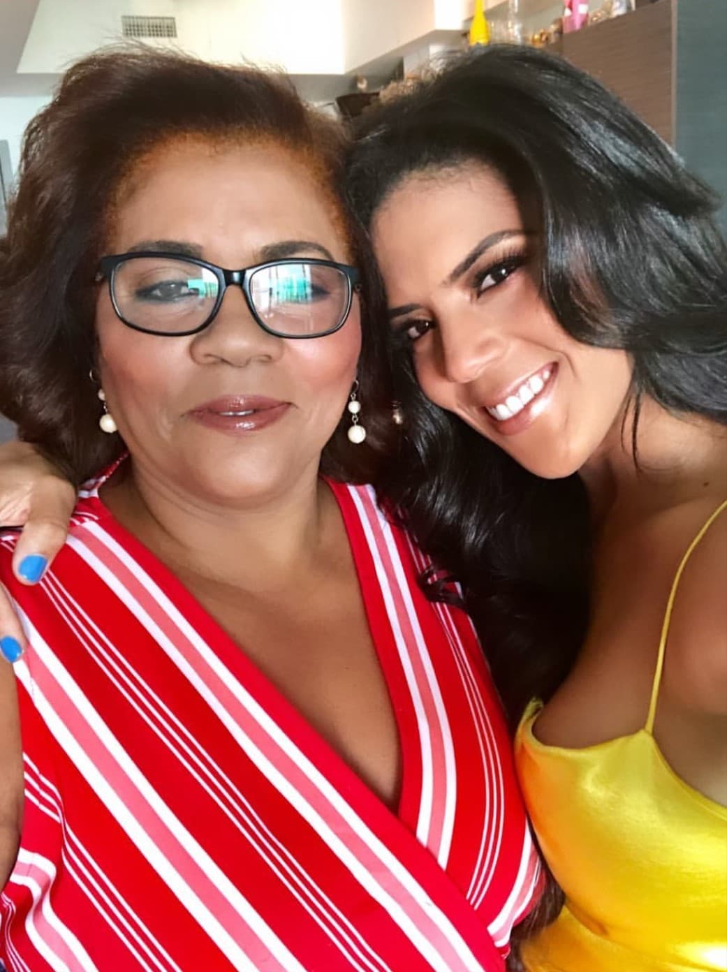 Su madre, Divina Montero, no podía perderse este gran acontecimiento en la vida de su hija.