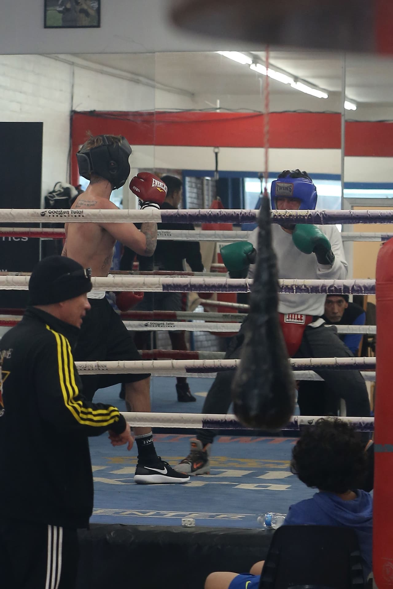 Se lució con su entrenador.