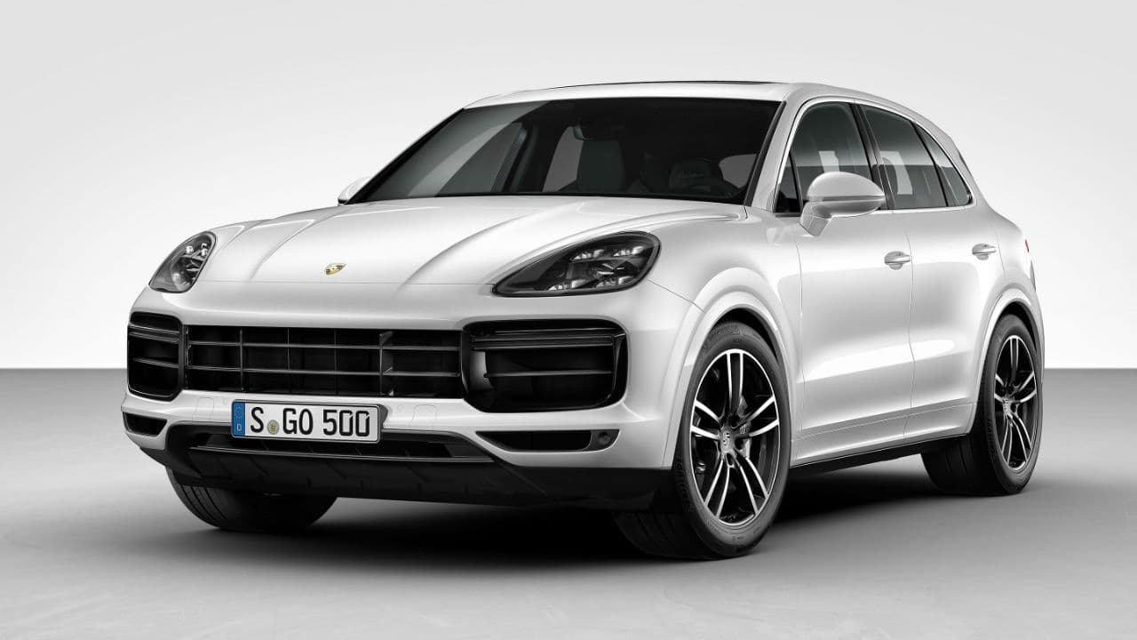 Para esta tercera generación los cambios estéticos al frente denotan más rudeza. Las entradas de aire son más grandes, para ventilar a sus poderoso propulsores, y el cofre es más amplio. De serie ofrecerá faros conLED's y opcionalmente 
<b>se contará con luces Matrix LED</b> con el Porsche Dynamic Light System.