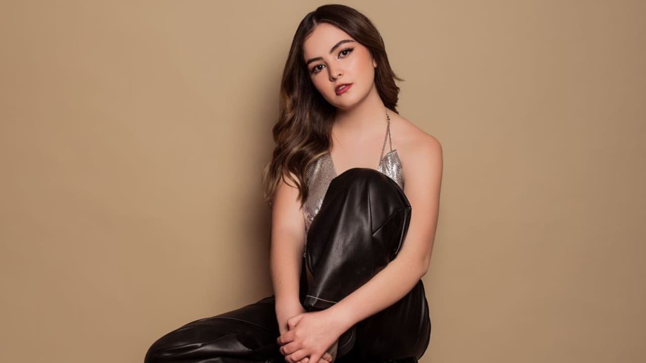 Ana Paola Marín anuncia su primer sencillo titulado "Quédate".