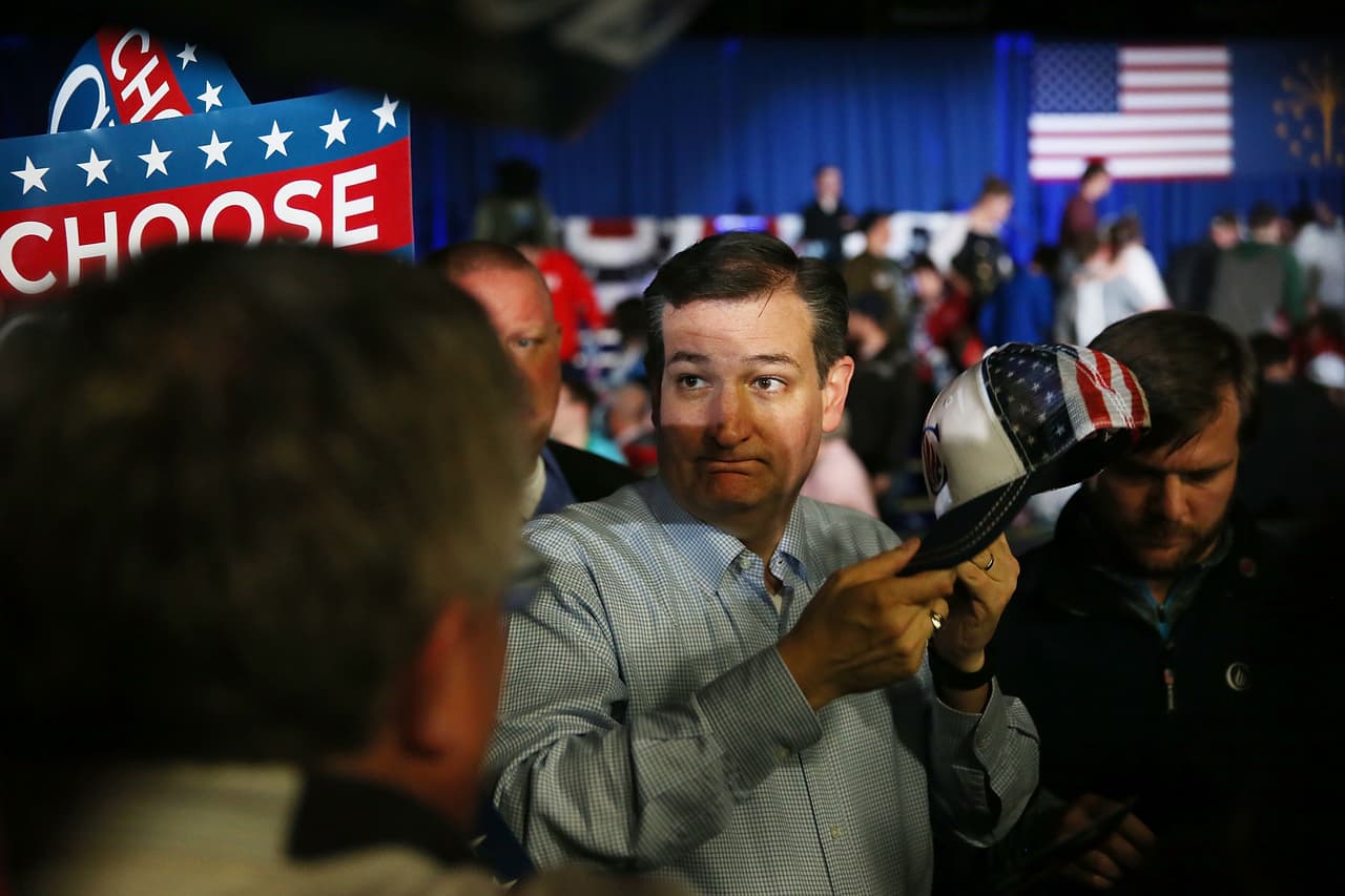El republicano Ted Cruz también ha aparecido desenfadado sin su corbata