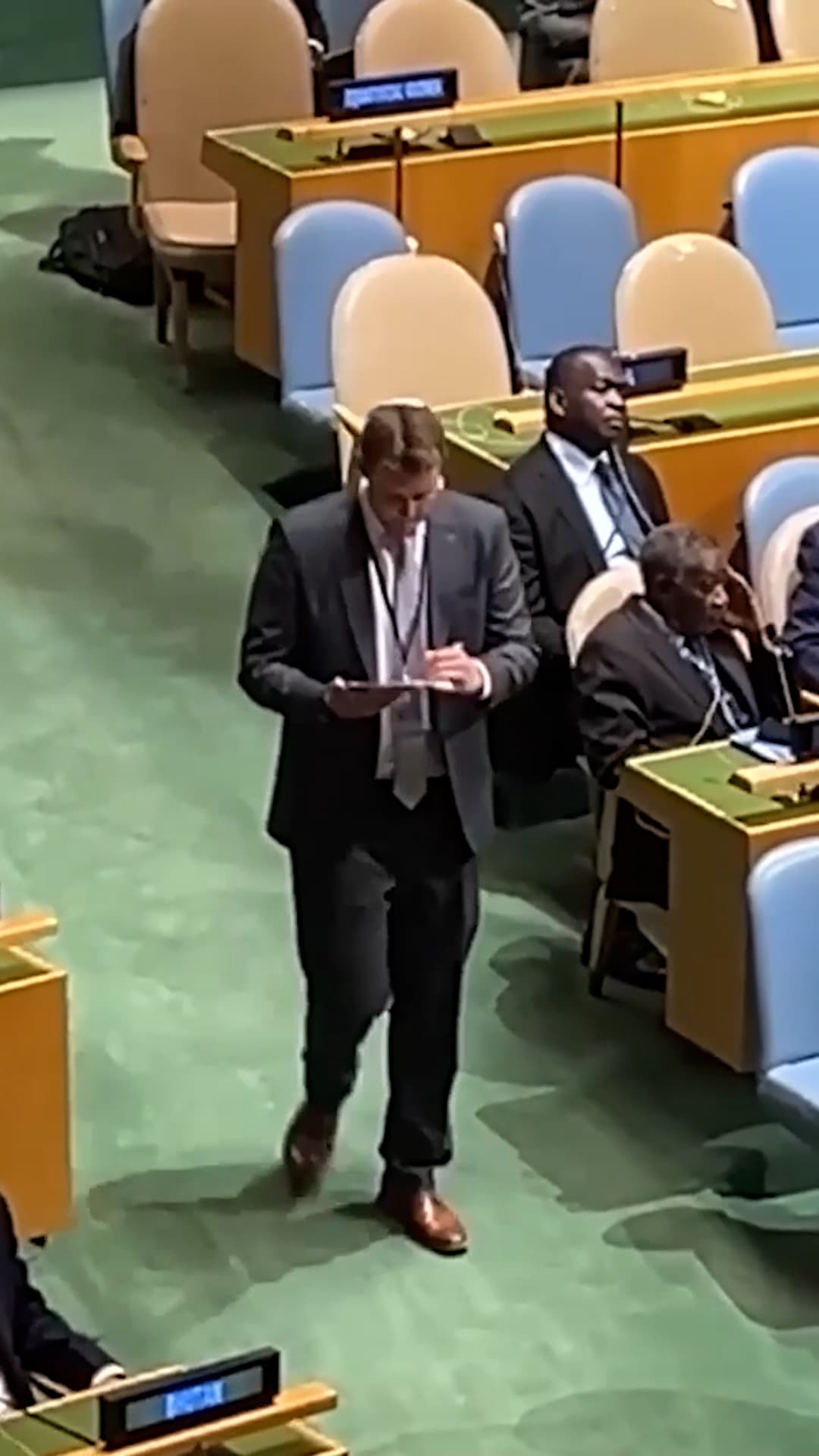 ¿Israel tomó nota de los representantes que salieron del pleno?