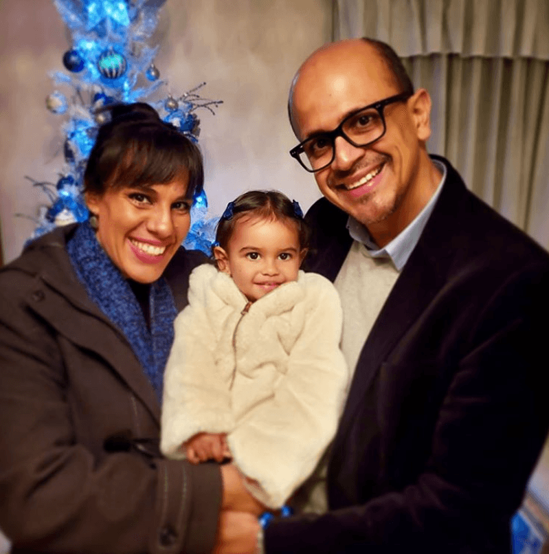 El intérprete de 'Almohada'
<b><a href="https://www.univision.com/shows/despierta-america/marysol-sosa-acerca-a-la-nieta-que-jose-jose-no-pudo-conocer-a-dejar-una-flor-en-el-feretro-video" target="_blank"> no pudo conocer a su nieta Elena</a></b> debido al distanciamiento que ya tenía con sus hijos mayores, Marysol y José Joel. 
<br>