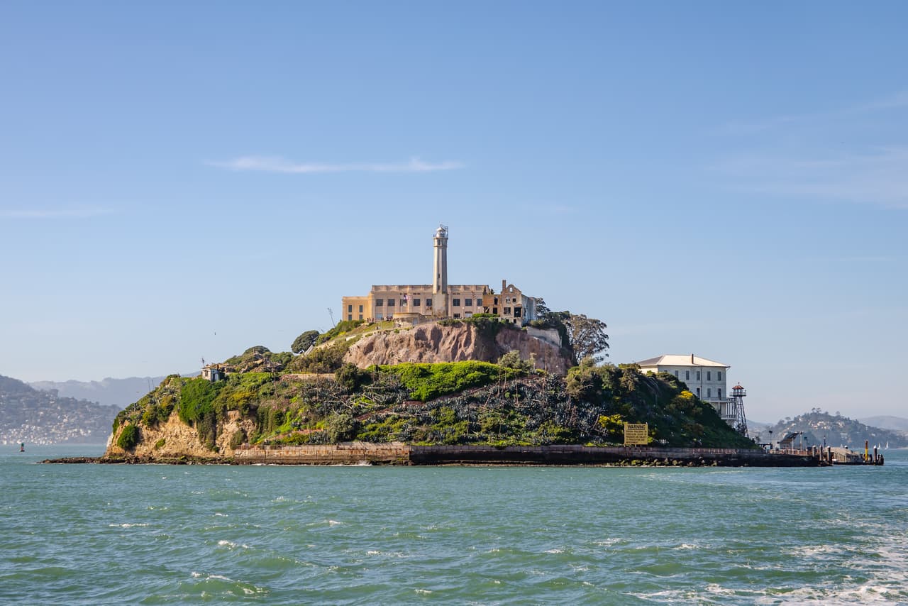 <b>Isla de Alcatraz: </b>Si no has visitado Alcatraz, este fin de semana largo es una buena oportunidad. Haz un tour de la famosa prisión y aprende sobre su historia.