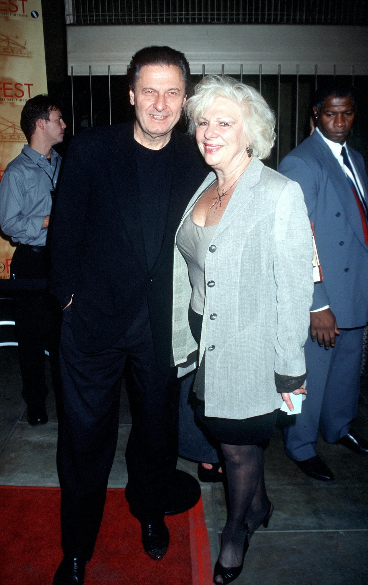 <b>Joseph Bologna</b>
<br>En la película, el actor encarnó a Lenny Koufax, padre de Sonny. Antes de trabajar de la mano de Sandler conquistó la pantalla con cintas como ‘Blame It on Río’ (1984) y ‘Transylvania 6-5000’ (1985).