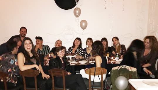 Ela Velden, Azela Robinson, Liz Gallardo, Federico Ayos y Elizabeth Guindi también estuvieron presentes en su fiesta. Además la acompañó la modelo 'plus size' Ana Carbajal, con quien ha posado en algunas ocasiones y mantenido una amistad.