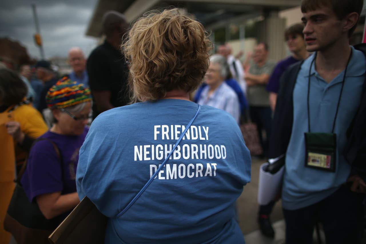 Grupo de hombres armados se manifestaron afuera de una mezquita en Richardson