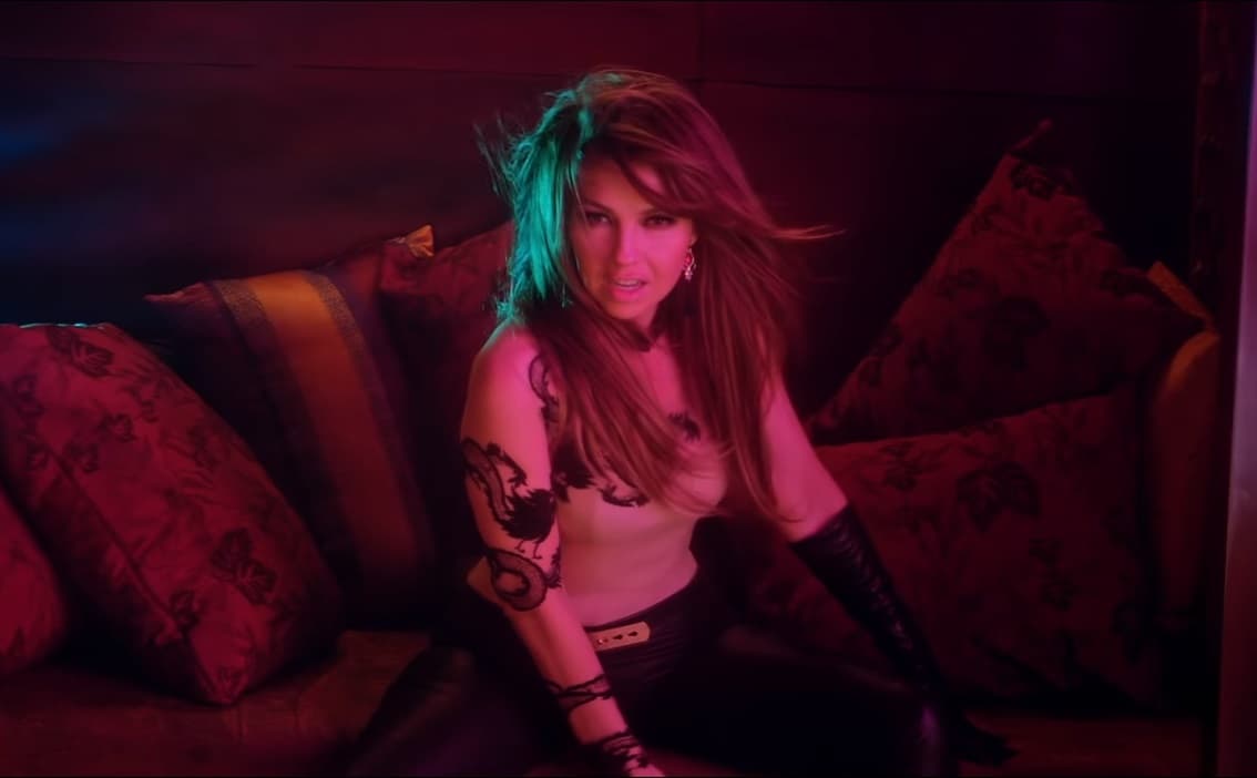 Thalía y Maluma muy sensuales en el vídeo de "Desde esa noche"