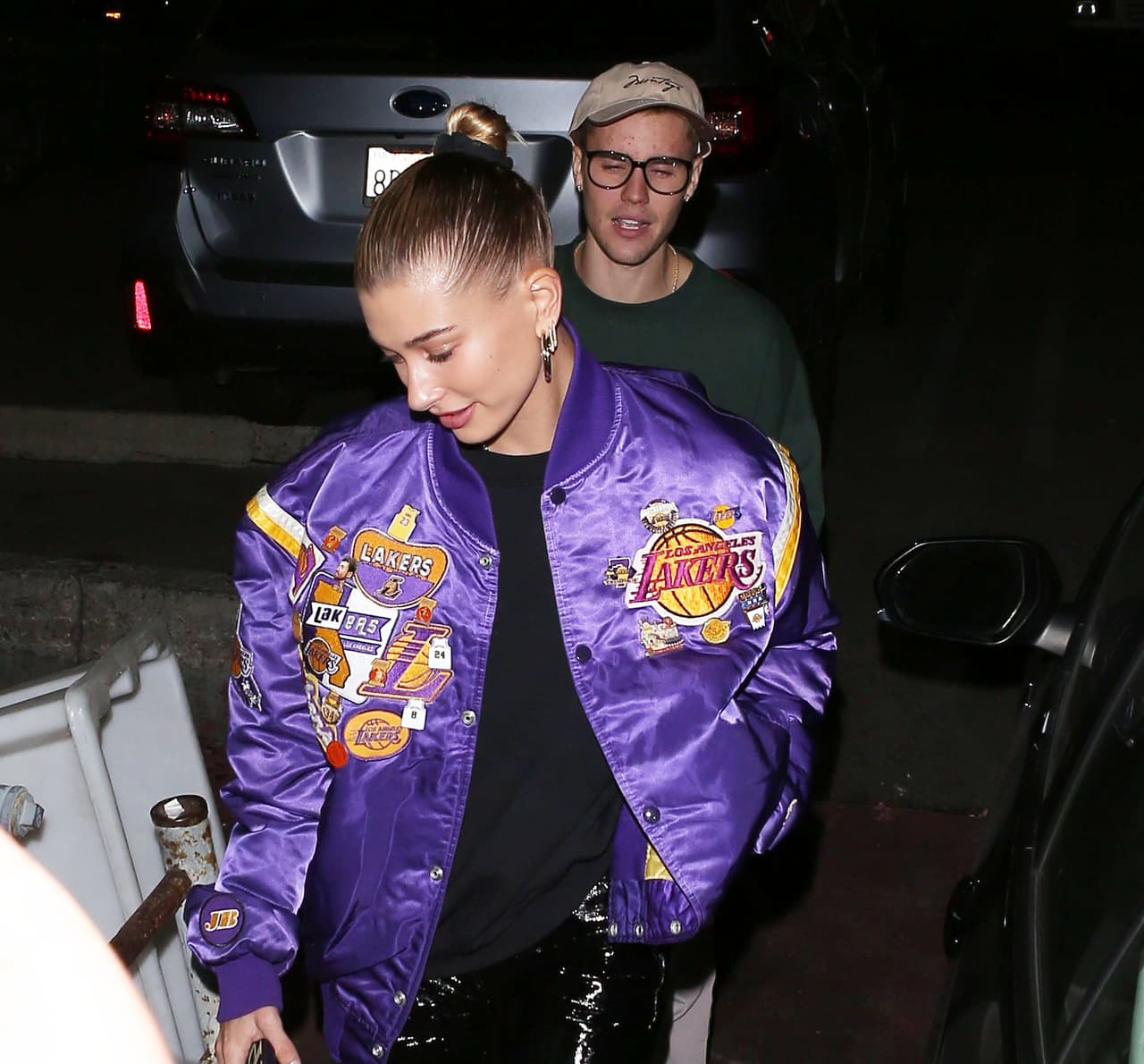 Así las cosas, la modelo de 22 años y el cantante de 24 terminaron admitiendo que se habían casado, en una ceremonia íntima, pero que
<b> aún faltaba la boda por el rito religioso</b> y en presencia de sus amigos y familiares.