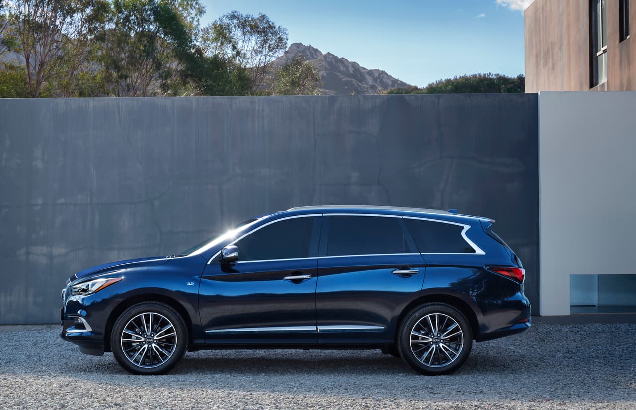 The 2017 INFINITI QX60, a core model in the company's lineup, continues to blend luxury and function with an uncanny grace. This 7-passenger INFINITI continues to be offered with front-wheel drive or with INFINITI's Intelligent All-Wheel Drive.