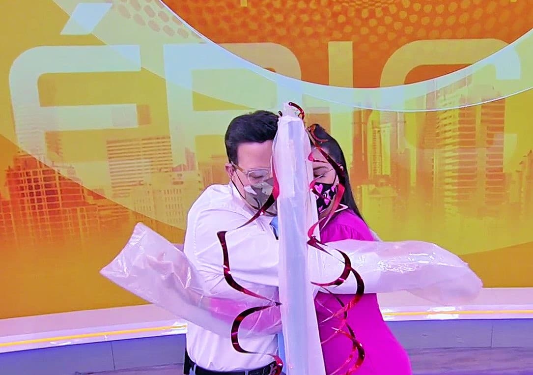 Estar cerca y escuchar el palpitar de sus corazones enterneció a todos en el estudio y fue inevitable que rodaran lágrimas por los rostros de Fran y Raúl.