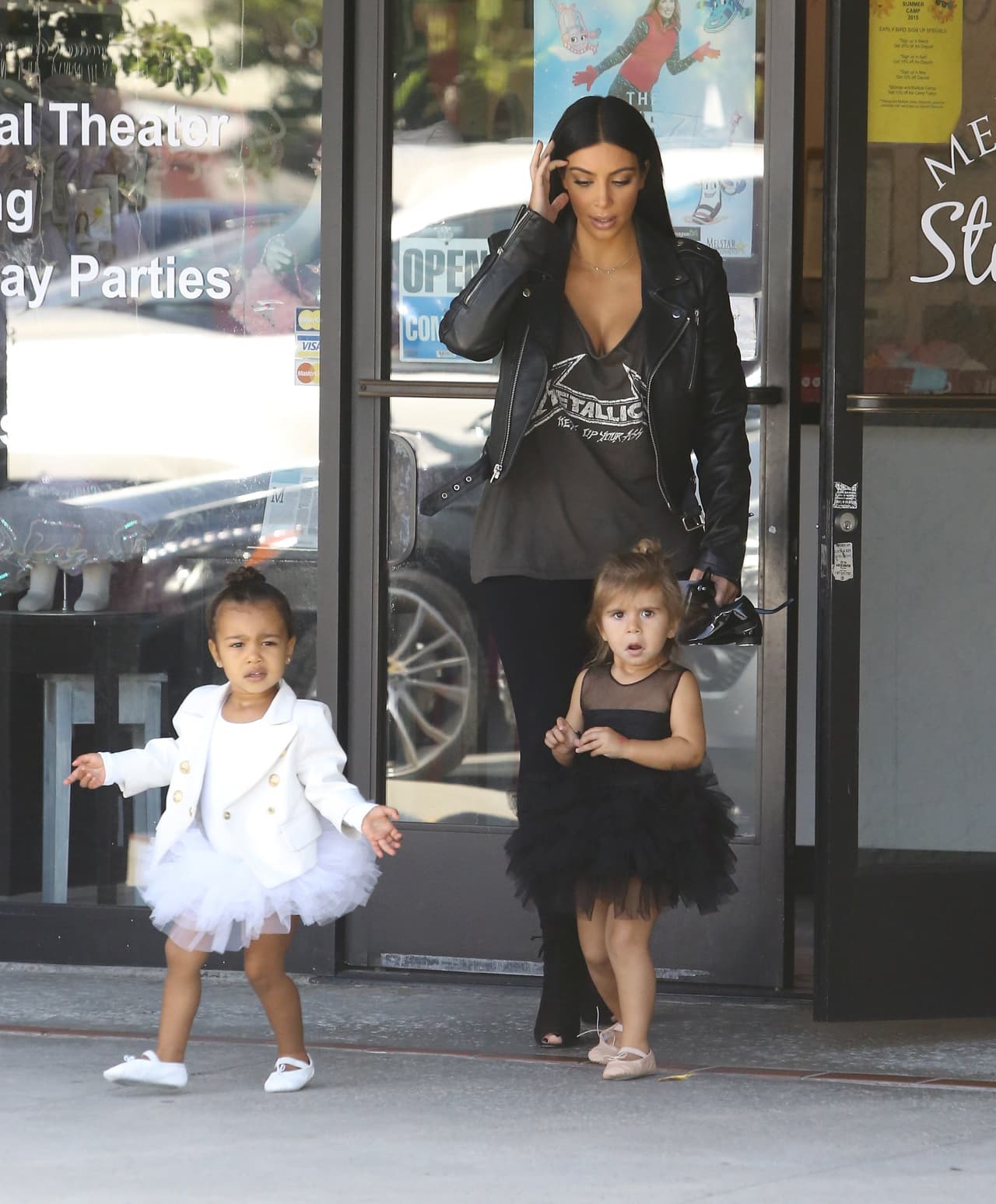 Seguro tu nena roba suspiros vestida en el color que sea.