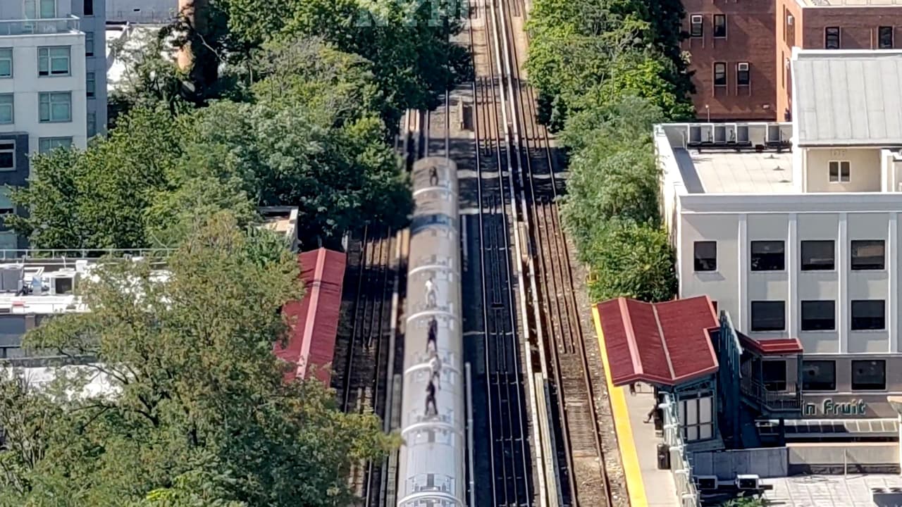 ¿Qué es Subway Surfing y por qué esta tendencia mortal mantiene en alerta a policías en Nueva York?