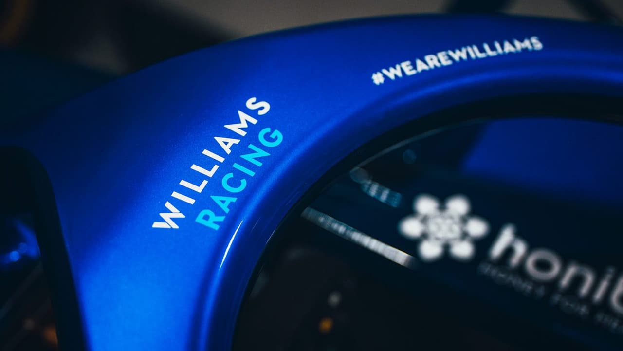 Williams presentó el FW44, volvió a usar el mismo tono de azul y eliminó el logotipo tributo a Senna 'S' de la parte delantera del auto. Los pilotos de esta monoplaza son Nicholas Latifi y Alex Albon.