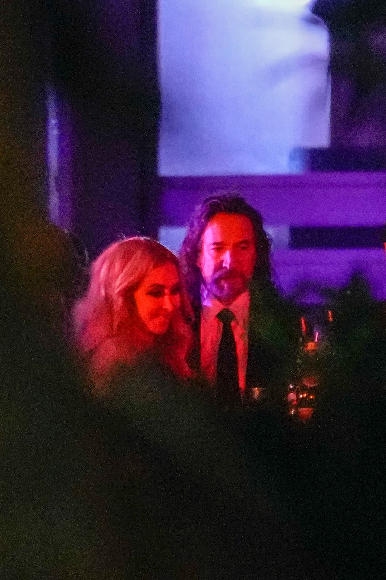 El cantautor Marco Antonio Solís y su esposa, Cristy, también disfrutaron durante la recepción.