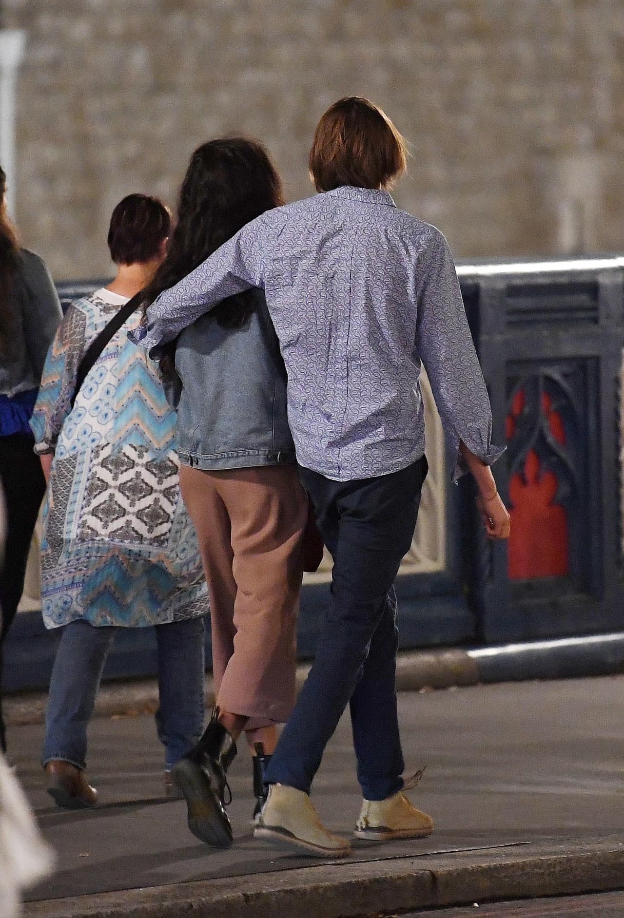 Esta vez, su salida nocturna fue un paseo cultura. La pareja decidió asistir a una obra de teatro.